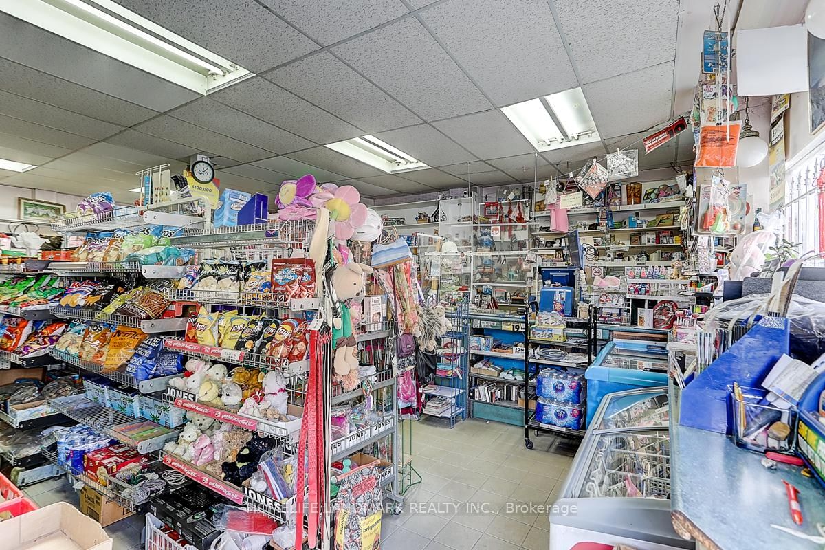 1281 Davenport Road - Photo 5