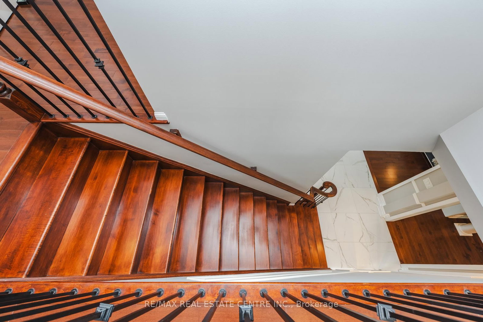 Detached House for sale at 920 Bessy Trail, Milton, Ontario, L9T 0H2 - Coates - MLS: W12931262