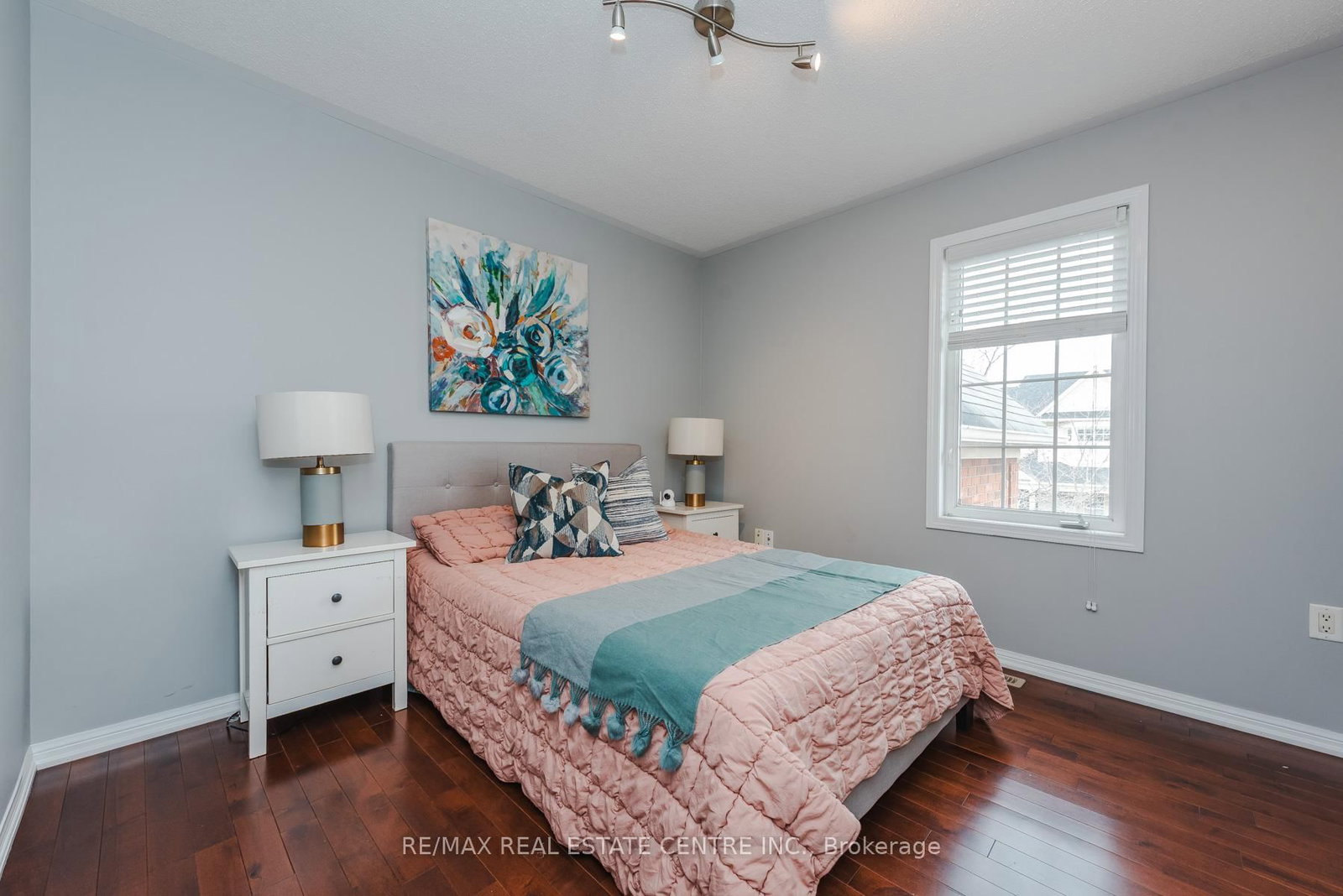 Detached House for sale at 920 Bessy Trail, Milton, Ontario, L9T 0H2 - Coates - MLS: W12931262