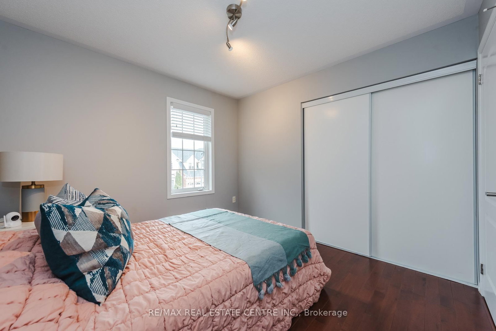 Detached House for sale at 920 Bessy Trail, Milton, Ontario, L9T 0H2 - Coates - MLS: W12931262