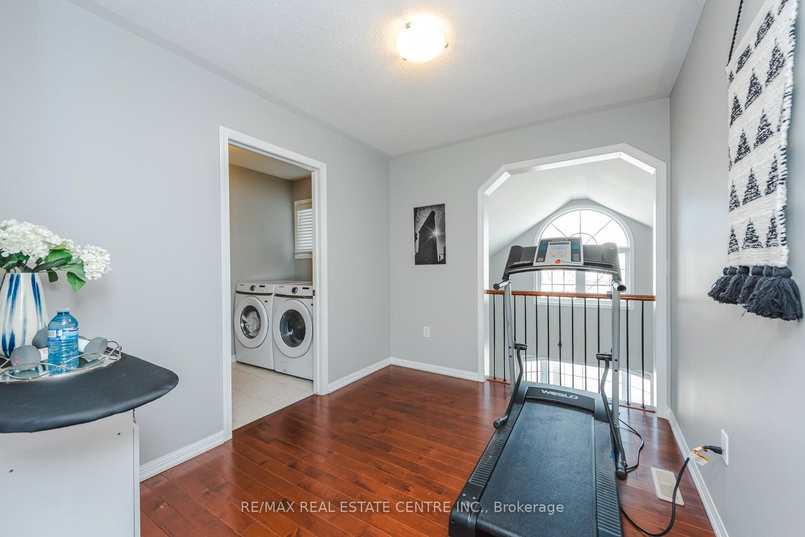 Detached House for sale at 920 Bessy Trail, Milton, Ontario, L9T 0H2 - Coates - MLS: W12931262