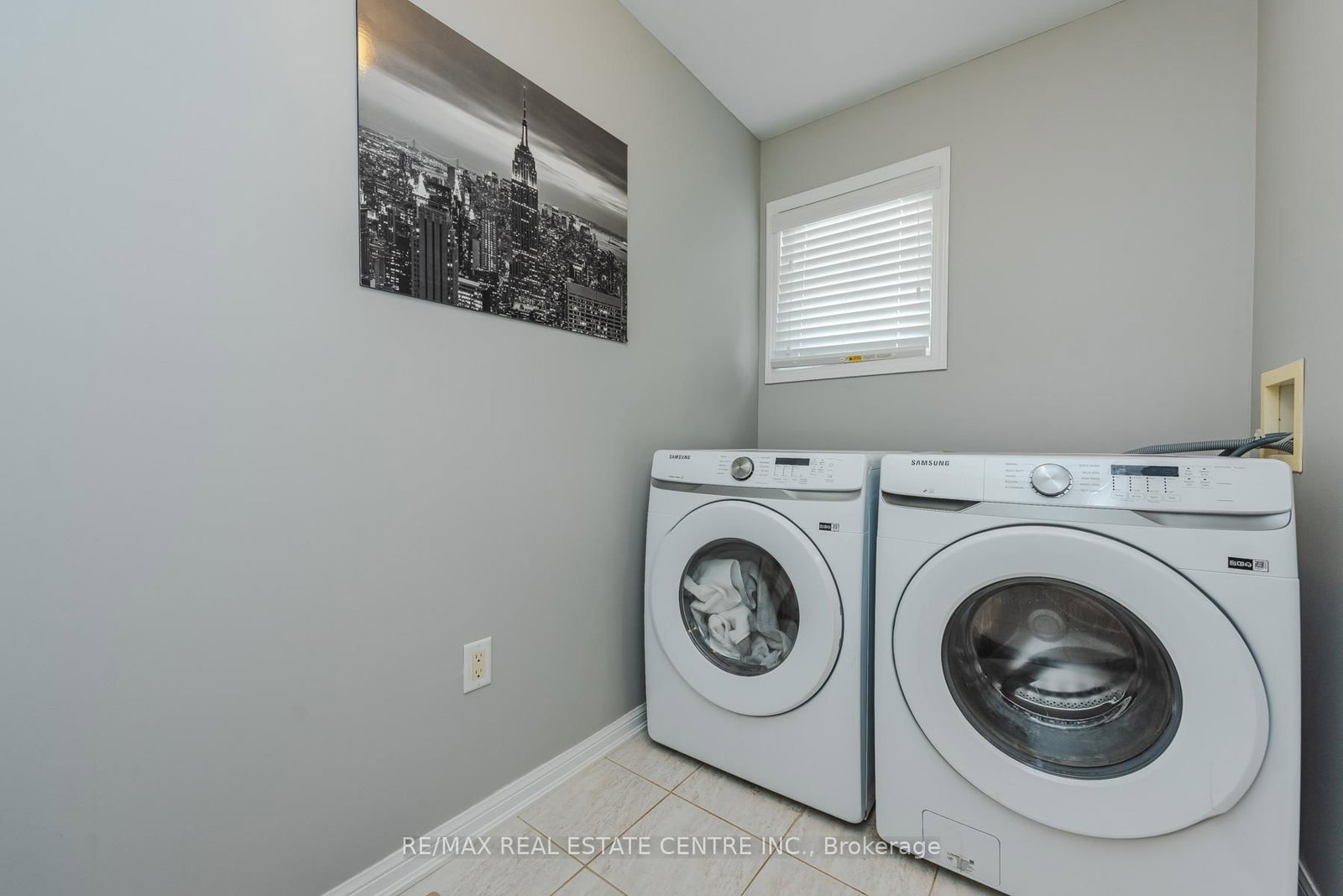 Detached House for sale at 920 Bessy Trail, Milton, Ontario, L9T 0H2 - Coates - MLS: W12931262