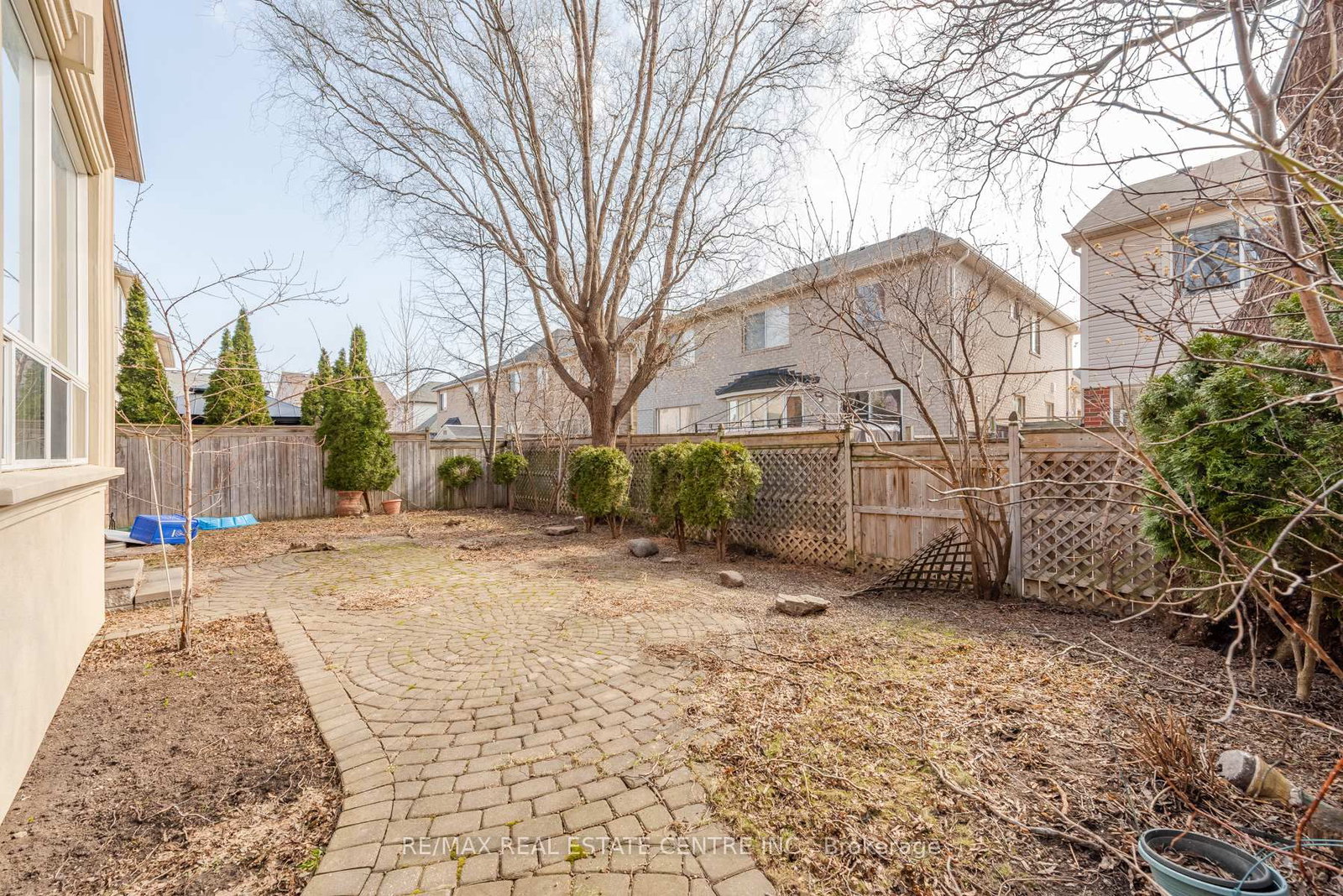 Detached House for sale at 920 Bessy Trail, Milton, Ontario, L9T 0H2 - Coates - MLS: W12931262