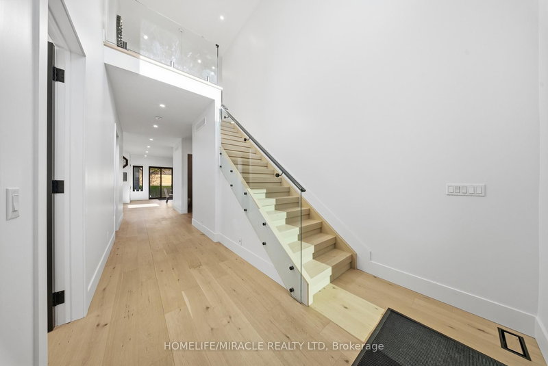 1653 Glenburnie Rd, Mississauga, L5G 3E4 | Image 2