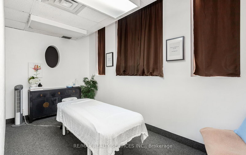 #100 - 57 Village Centre Pl, Mississauga, L4Z 1V9 | Image 3