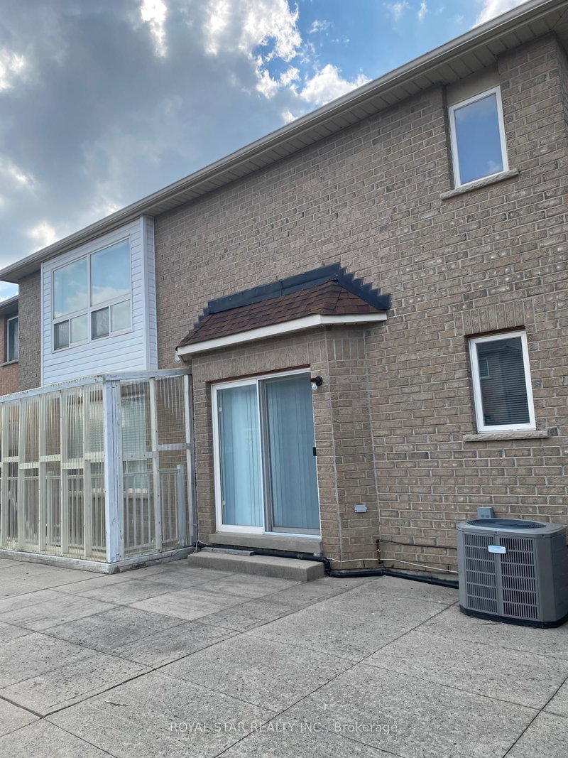 58 Red Plant Cres, Brampton, L7A 1V8 | Image 2