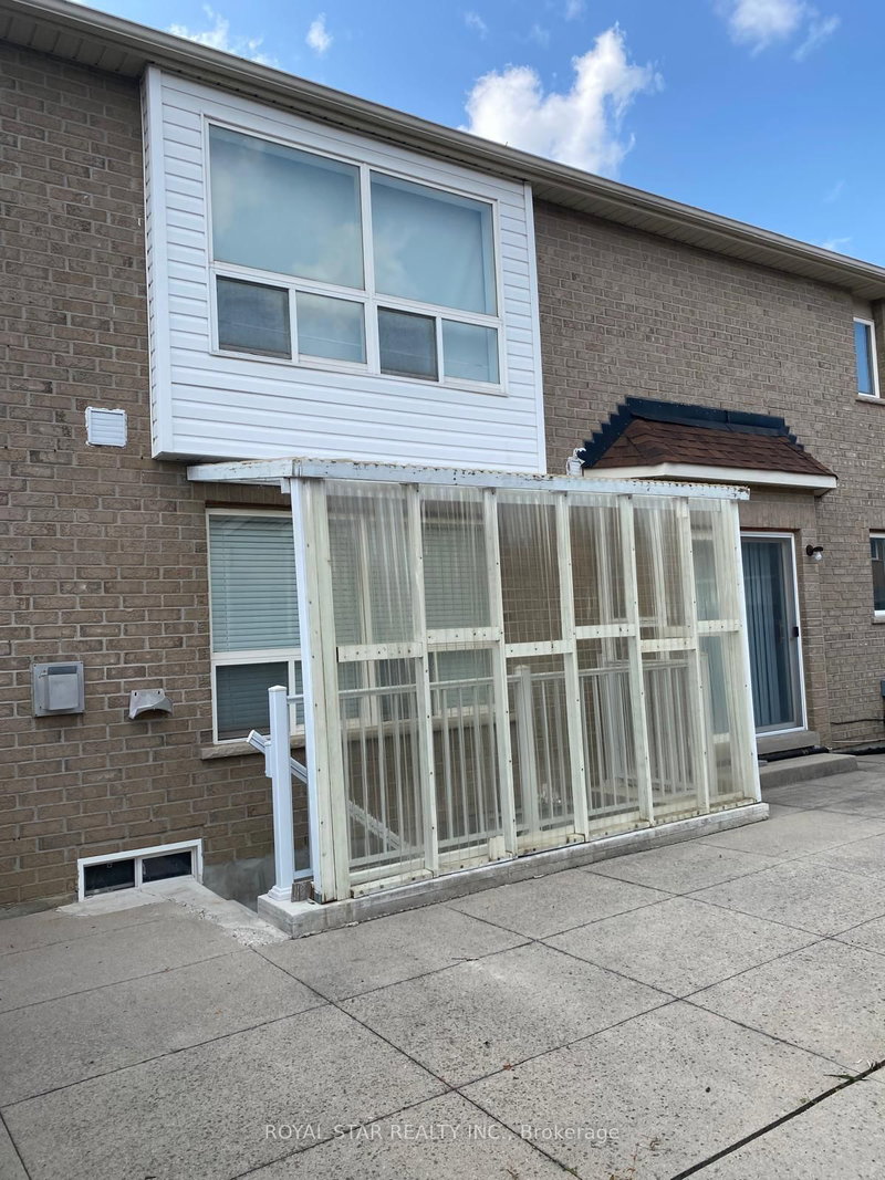 58 Red Plant Cres, Brampton, L7A 1V8 | Image 3