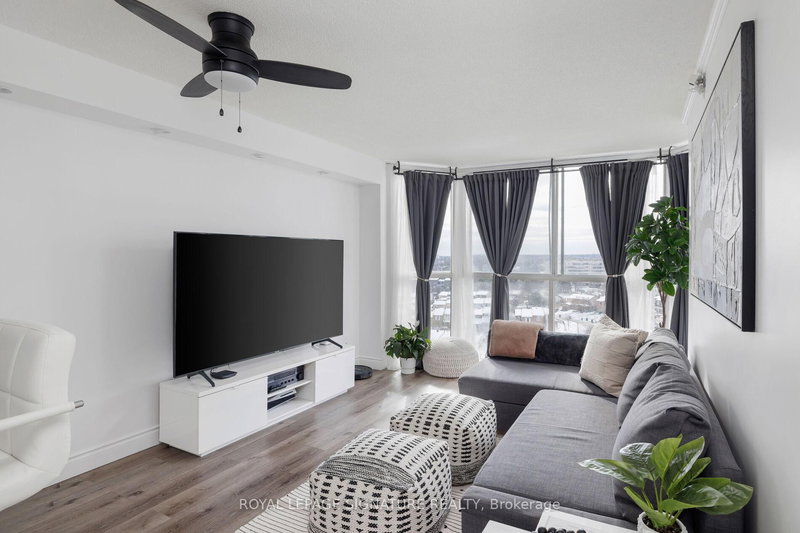 909 - 880 Dundas St W, Mississauga, L5C 4H3 | Image 2