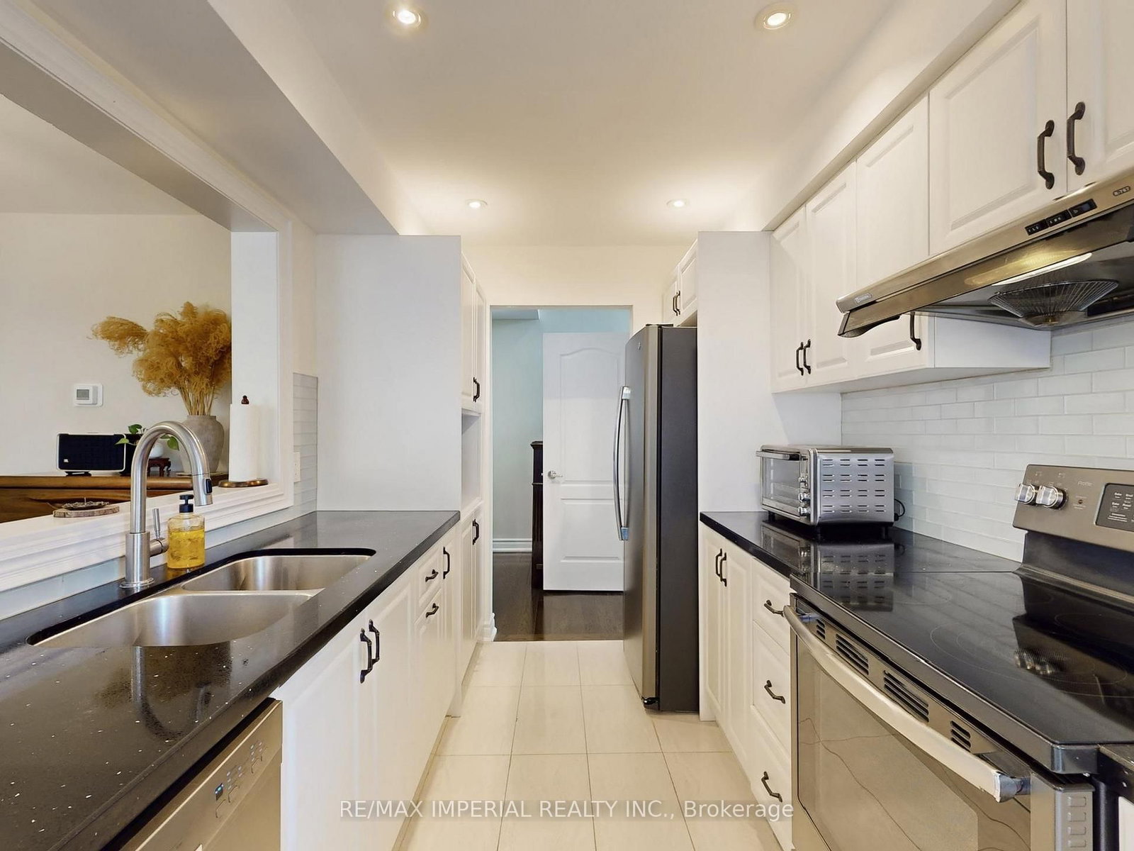 Detached House for sale at 140 Romain Crescent, Oakville, Ontario, L6H 5A6 - College Park - MLS: W12931746