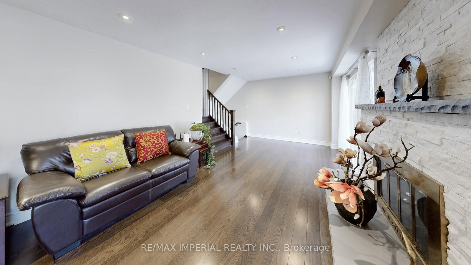 Detached House for sale at 140 Romain Crescent, Oakville, Ontario, L6H 5A6 - College Park - MLS: W12931746