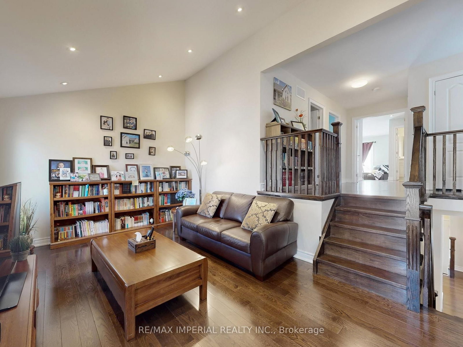 Detached House for sale at 140 Romain Crescent, Oakville, Ontario, L6H 5A6 - College Park - MLS: W12931746