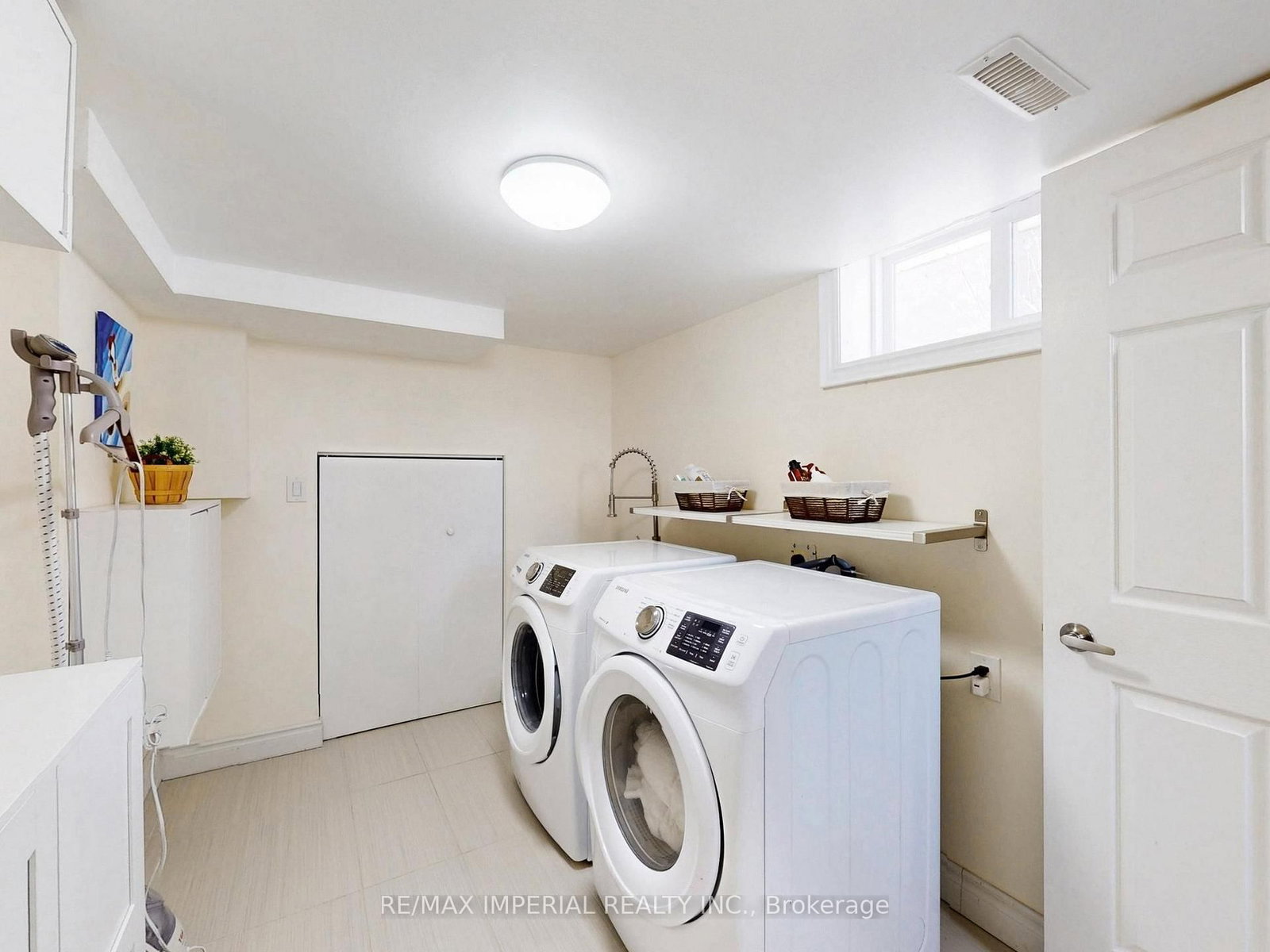 Detached House for sale at 140 Romain Crescent, Oakville, Ontario, L6H 5A6 - College Park - MLS: W12931746