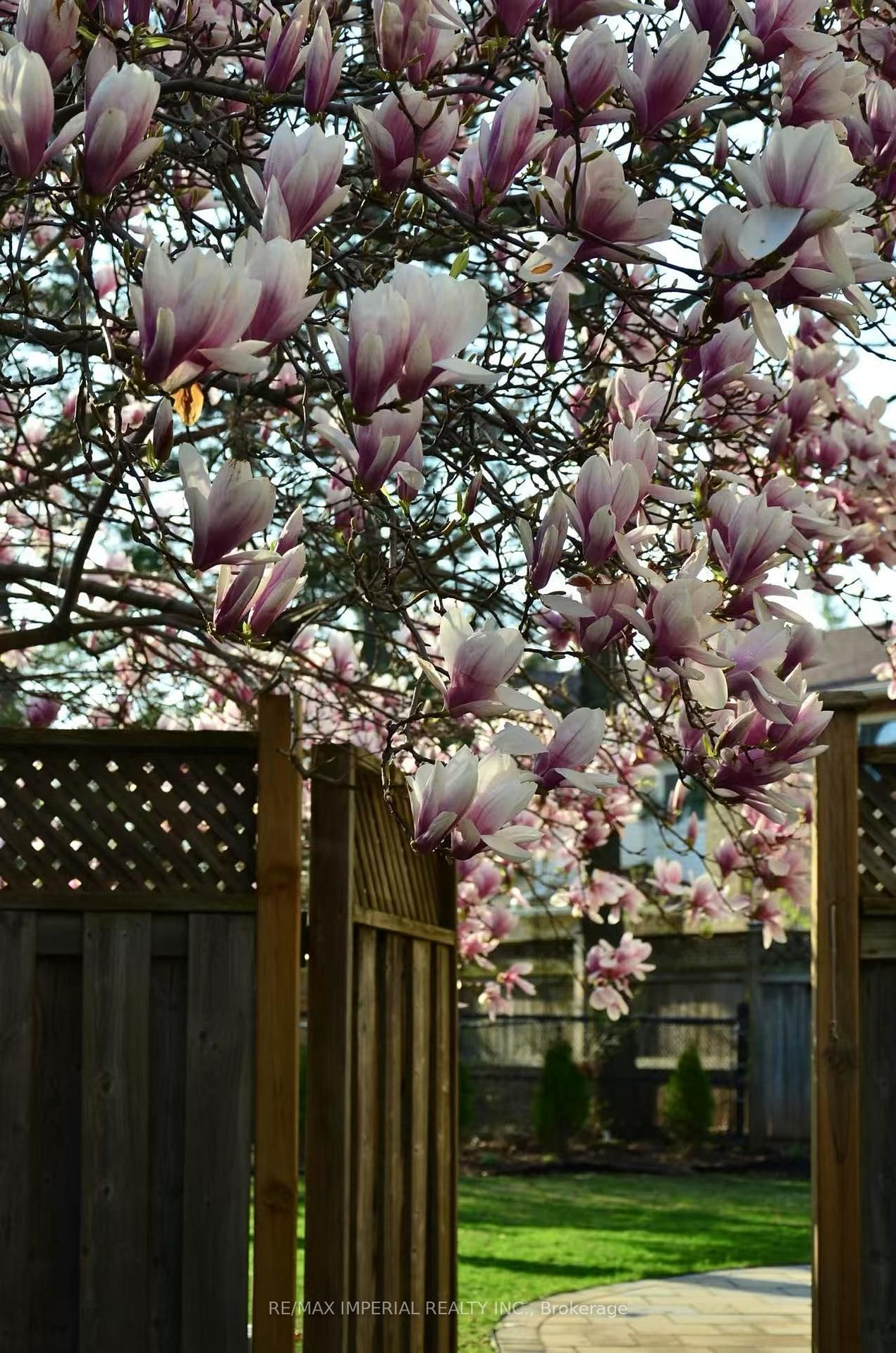 140 Romain Crescent - Photo 44