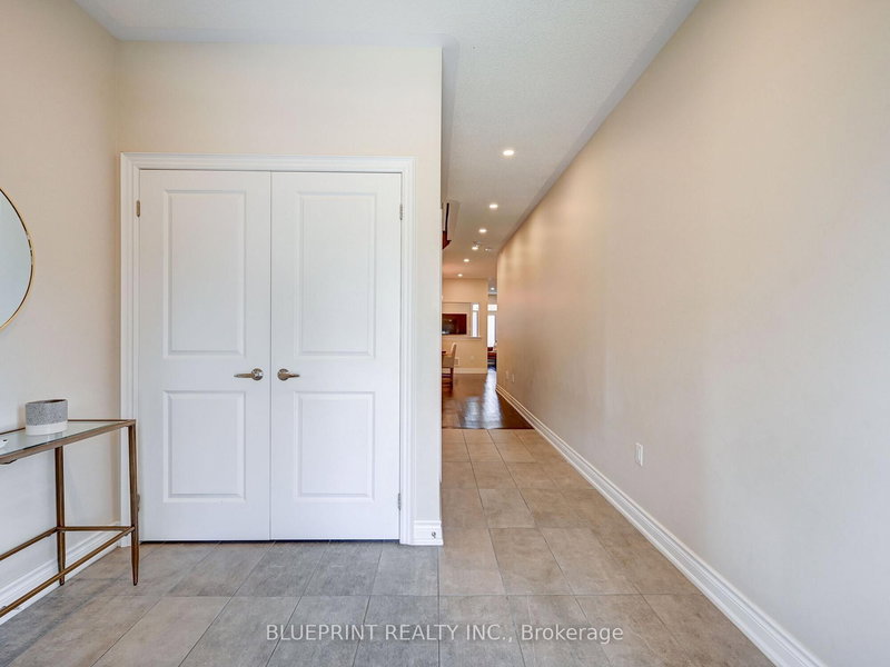 1396 Argall Crt, Milton, L9E 1L7 | Image 2