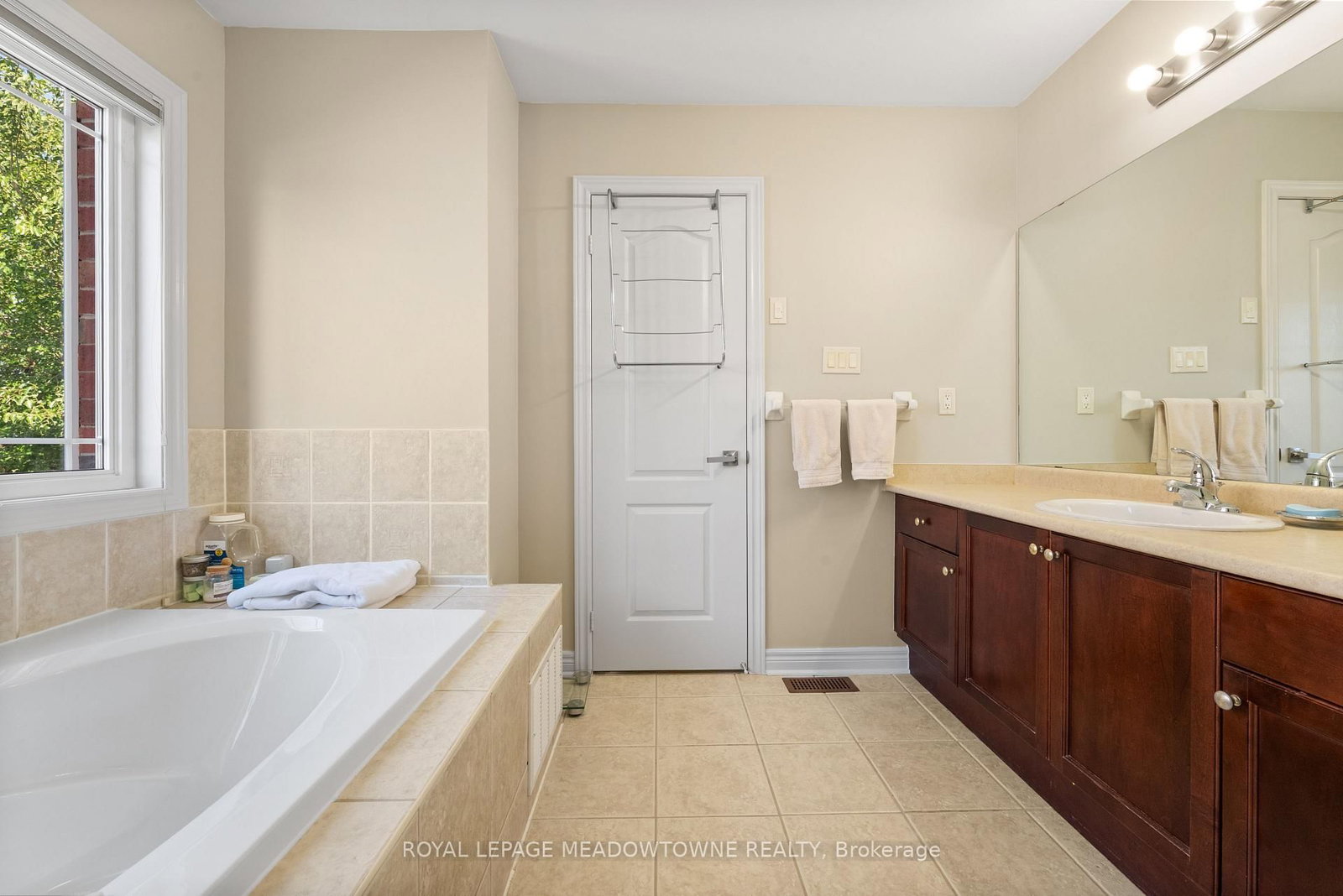 Detached House for sale at 9 Black Bear Trail, Brampton, Ontario, L6Y 5L2 - Bram West - MLS: W12931878