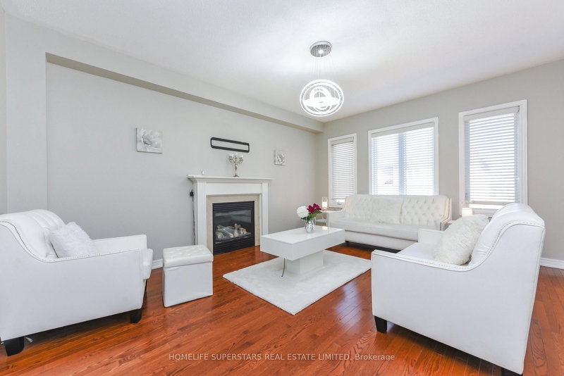 5 Amy Ave, Brampton, L6P 3L7 | Image 2