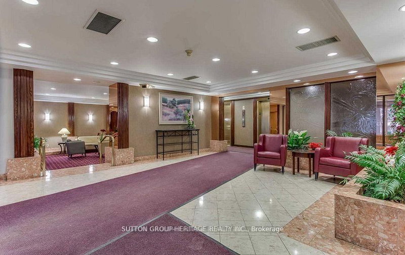 605 - 22 Hanover Rd, Brampton, L6S 5K7 | Image 2