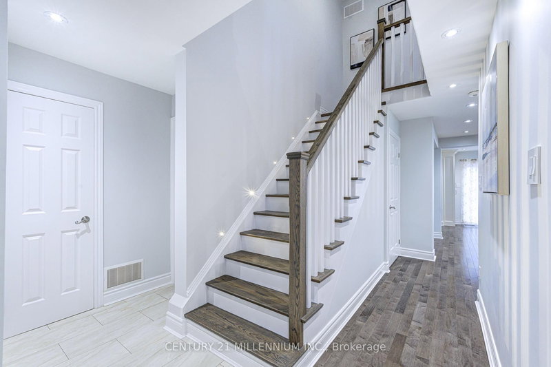 110 Jordan Dr, Orangeville, L9W 4W7 | Image 3