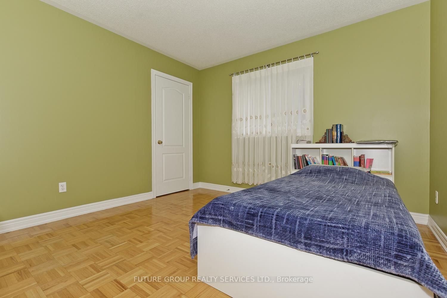 Detached House for sale at 2 Willow Heights Court, Brampton, Ontario, L6R 2S3 - Sandringham-Wellington - MLS: W12932274