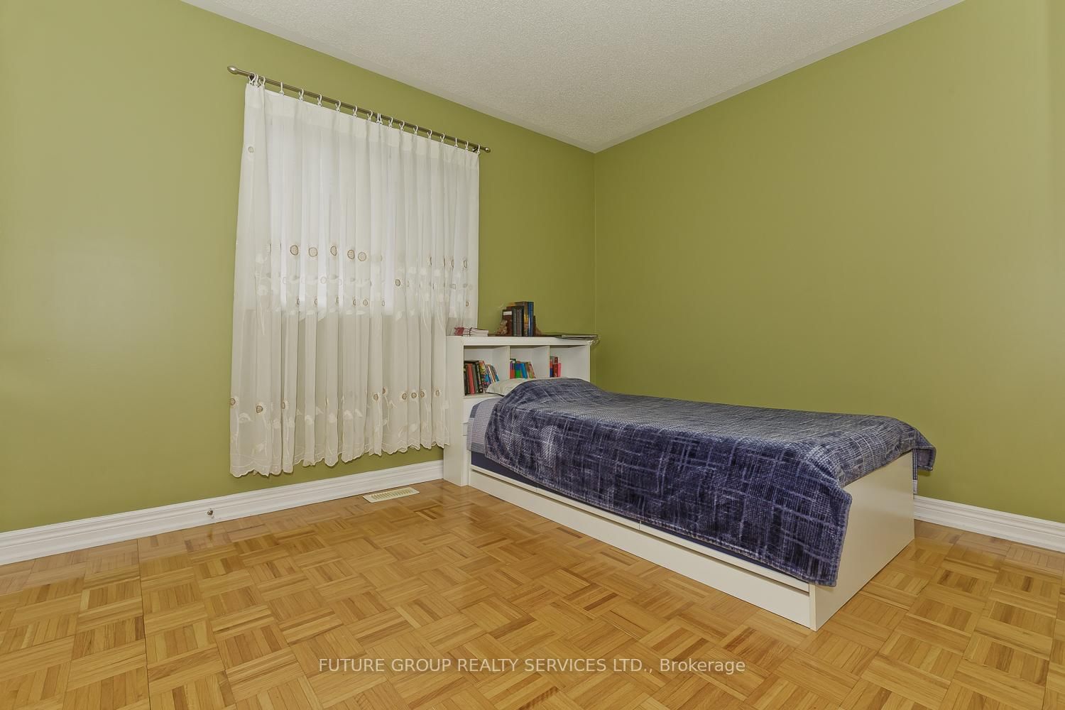 Detached House for sale at 2 Willow Heights Court, Brampton, Ontario, L6R 2S3 - Sandringham-Wellington - MLS: W12932274