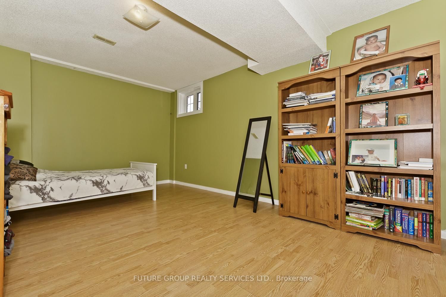 Detached House for sale at 2 Willow Heights Court, Brampton, Ontario, L6R 2S3 - Sandringham-Wellington - MLS: W12932274