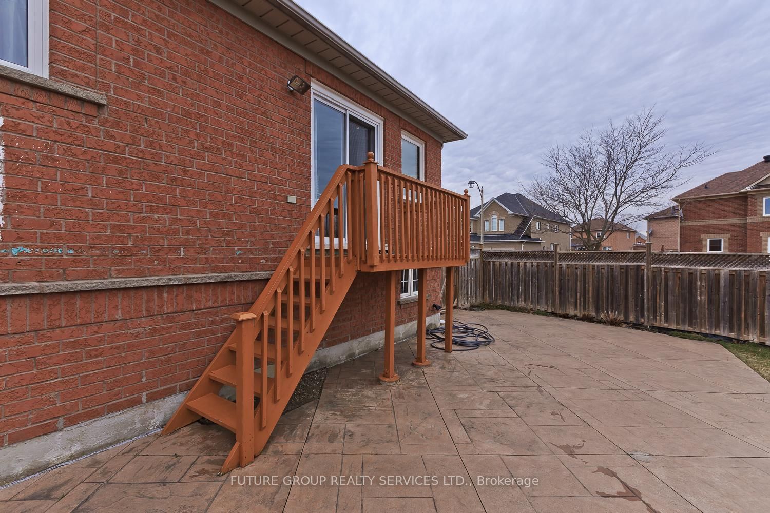 Detached House for sale at 2 Willow Heights Court, Brampton, Ontario, L6R 2S3 - Sandringham-Wellington - MLS: W12932274