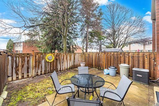 Townhouse for sale at 92-900 Central Park Drive, Brampton, Ontario, L6S 3J6 - Northgate - MLS: W12932368