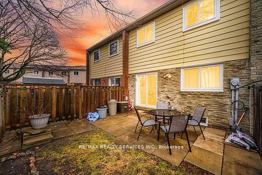 Townhouse for sale at 92-900 Central Park Drive, Brampton, Ontario, L6S 3J6 - Northgate - MLS: W12932368