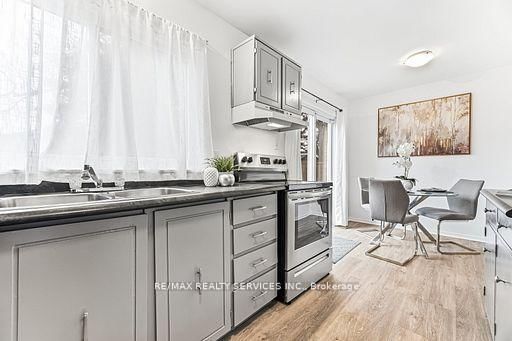 Townhouse for sale at 92-900 Central Park Drive, Brampton, Ontario, L6S 3J6 - Northgate - MLS: W12932368