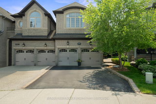 2092 PINEVALLEY Crescent