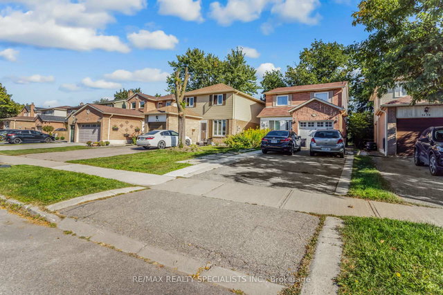 3176 Anderson Crescent