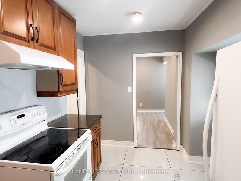 Main - 9 Albright Ave, Toronto, M8W 1W9 | Image 3