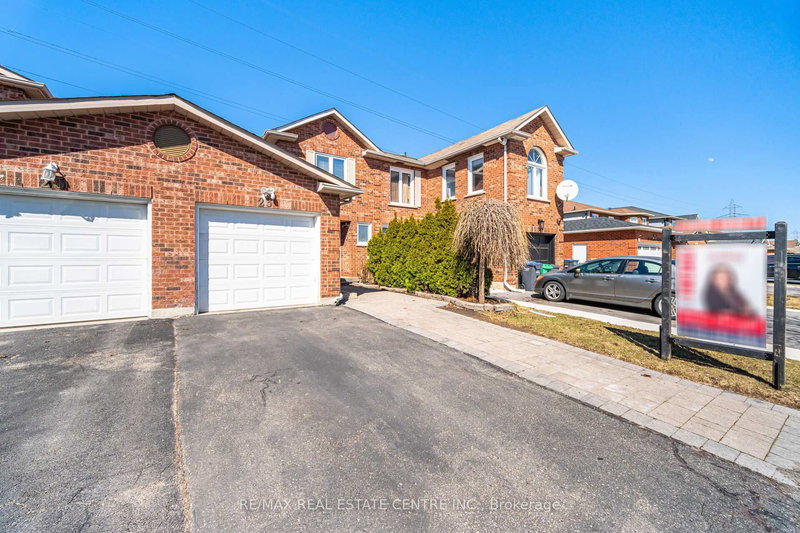 23 Acadian Hts W, Brampton, L6Y 4H5 | Image 2