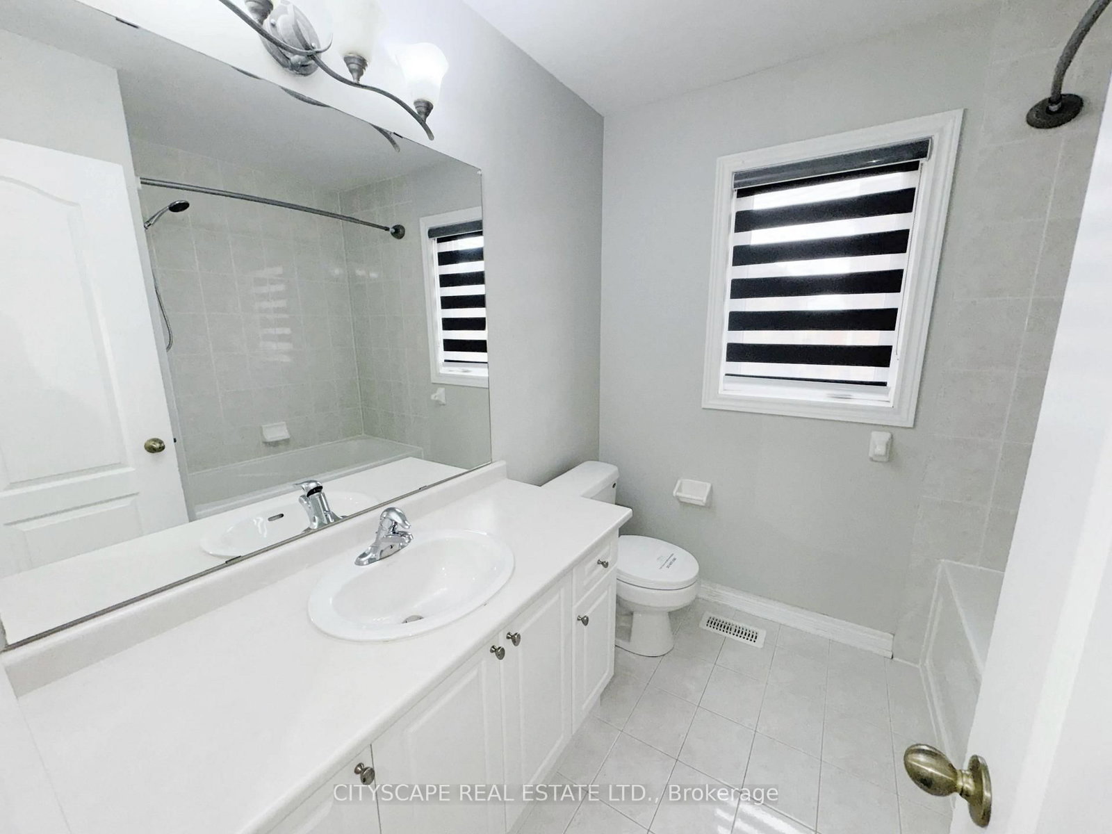 Detached House for sale at 7 Yellow Avens Boulevard, Brampton, Ontario, L6R 0K5 - Sandringham-Wellington - MLS: W12933042