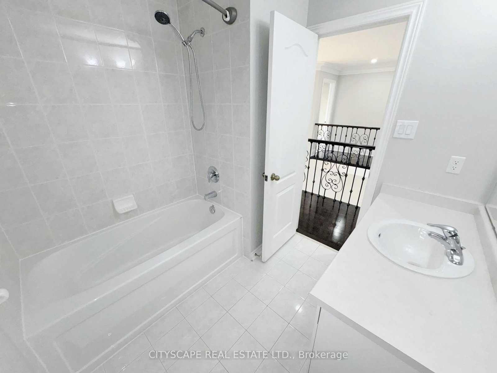 Detached House for sale at 7 Yellow Avens Boulevard, Brampton, Ontario, L6R 0K5 - Sandringham-Wellington - MLS: W12933042