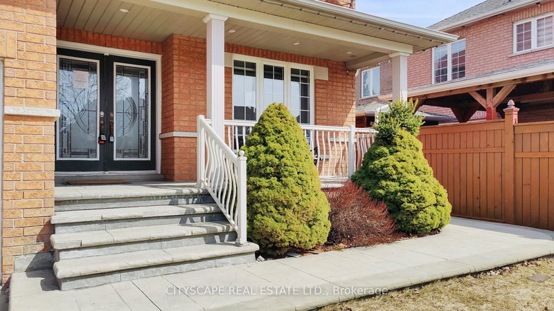7 Yellow Avens Blvd, Brampton, L6R 0K5 | Image 3