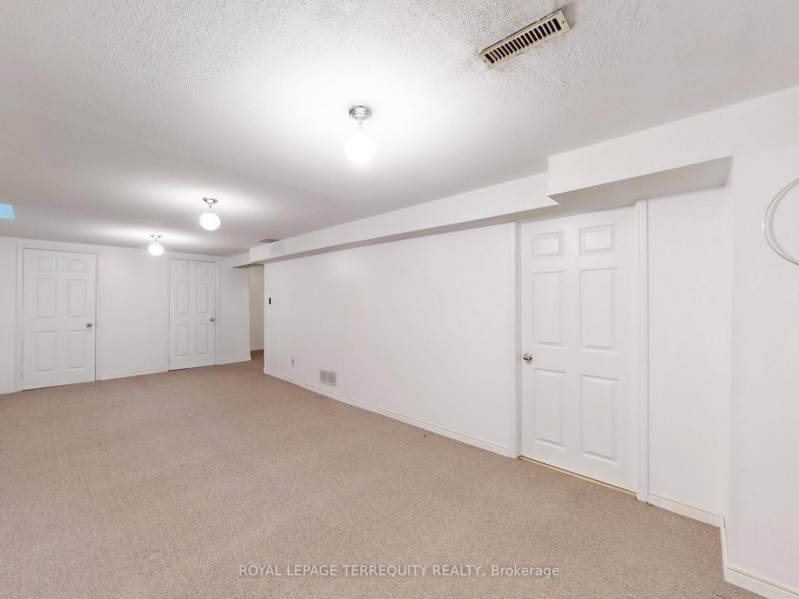 Detached House for sale at 4 Mowat Court, Brampton, Ontario, L6Z 3E6 - Heart Lake East - MLS: W12933100