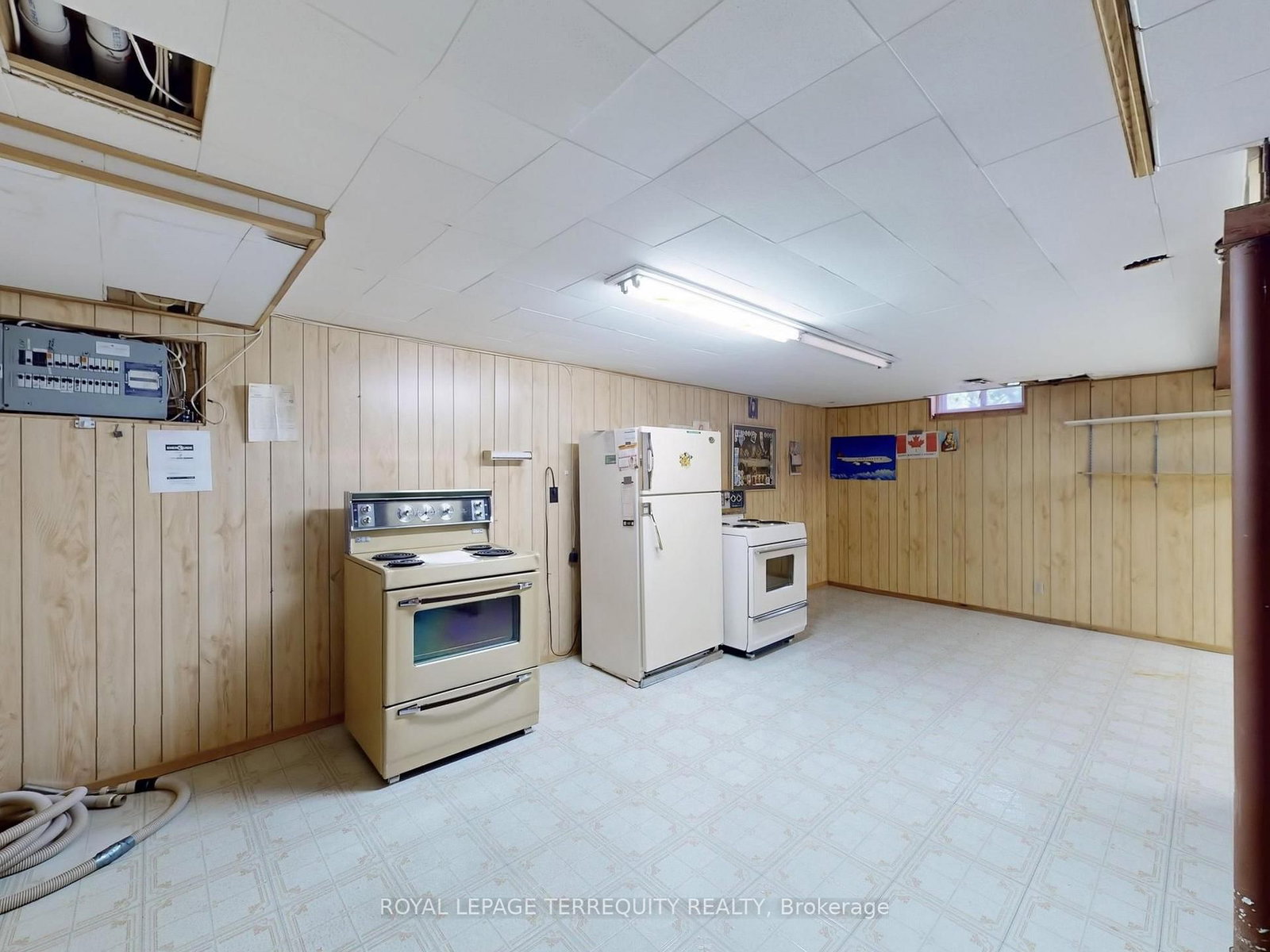 Detached House for sale at 4 Mowat Court, Brampton, Ontario, L6Z 3E6 - Heart Lake East - MLS: W12933100