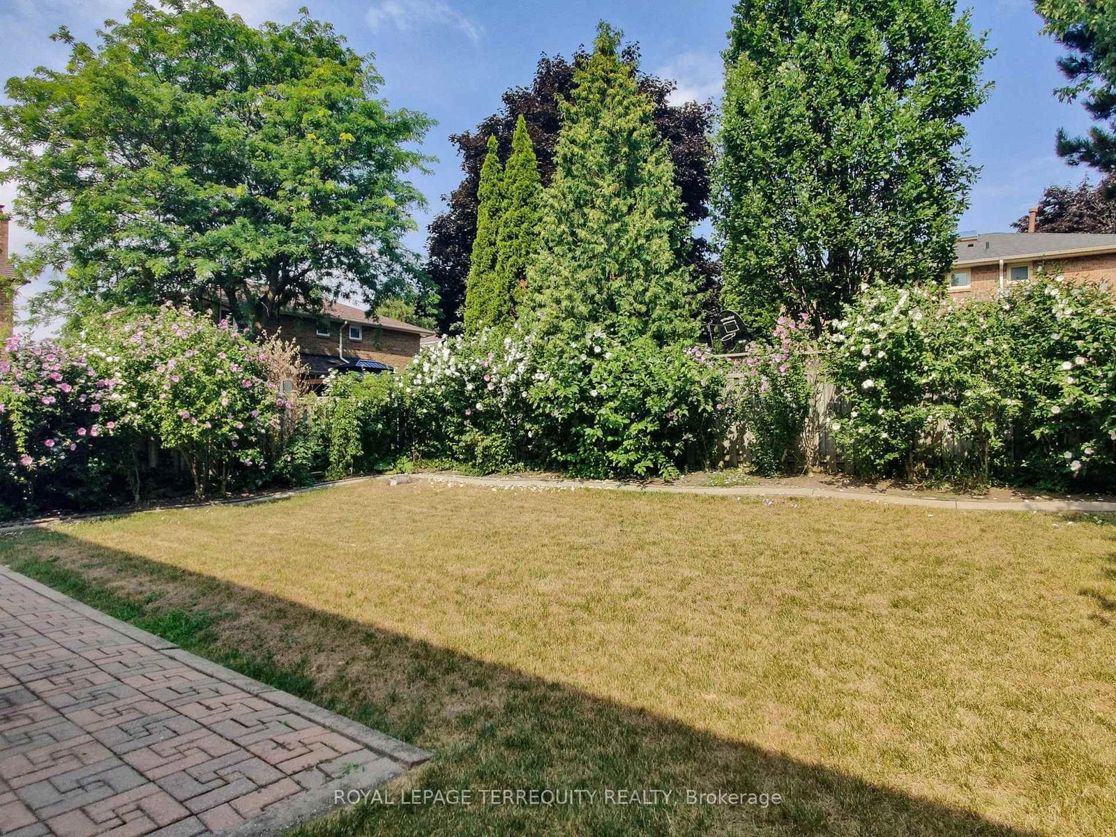 Detached House for sale at 4 Mowat Court, Brampton, Ontario, L6Z 3E6 - Heart Lake East - MLS: W12933100