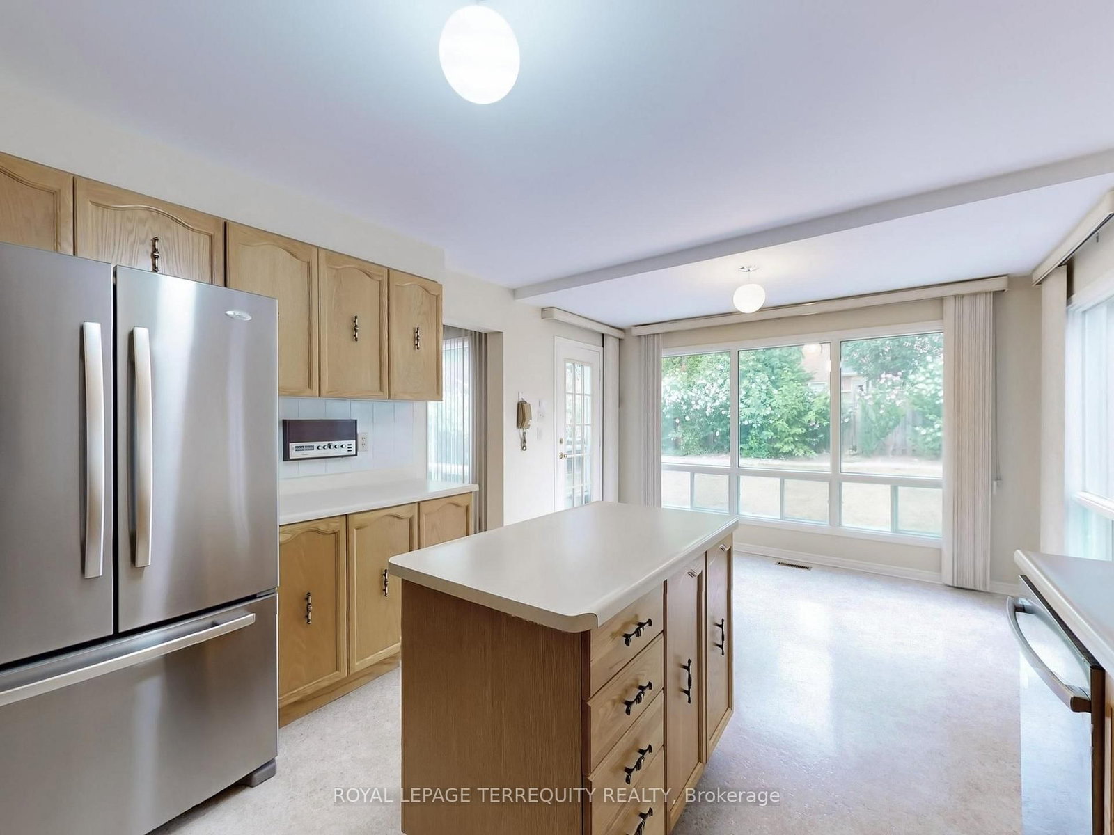 Detached House for sale at 4 Mowat Court, Brampton, Ontario, L6Z 3E6 - Heart Lake East - MLS: W12933100