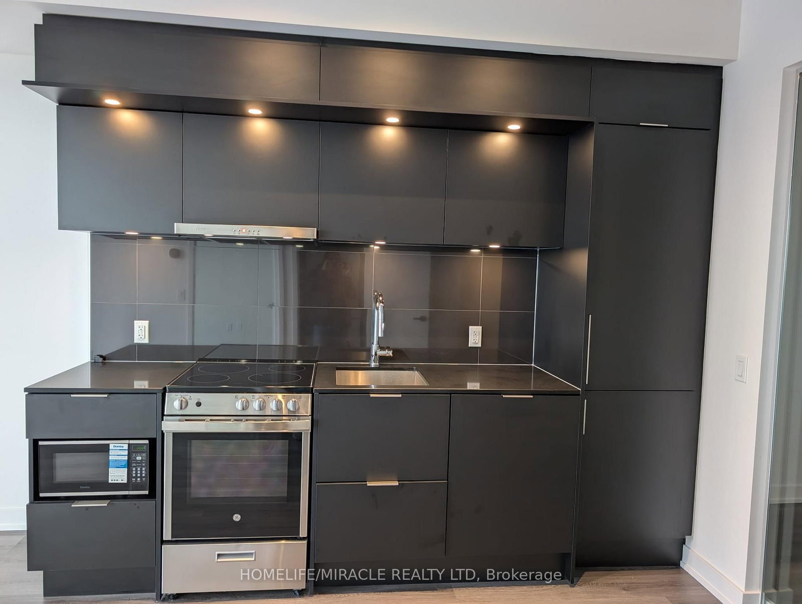 448 Burnhamthorpe Road, Unit 2312 - Photo 2