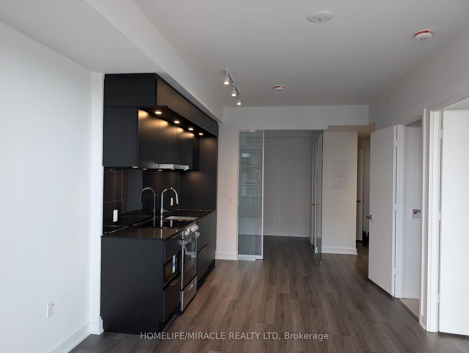 448 Burnhamthorpe Road, Unit 2312 - Photo 3