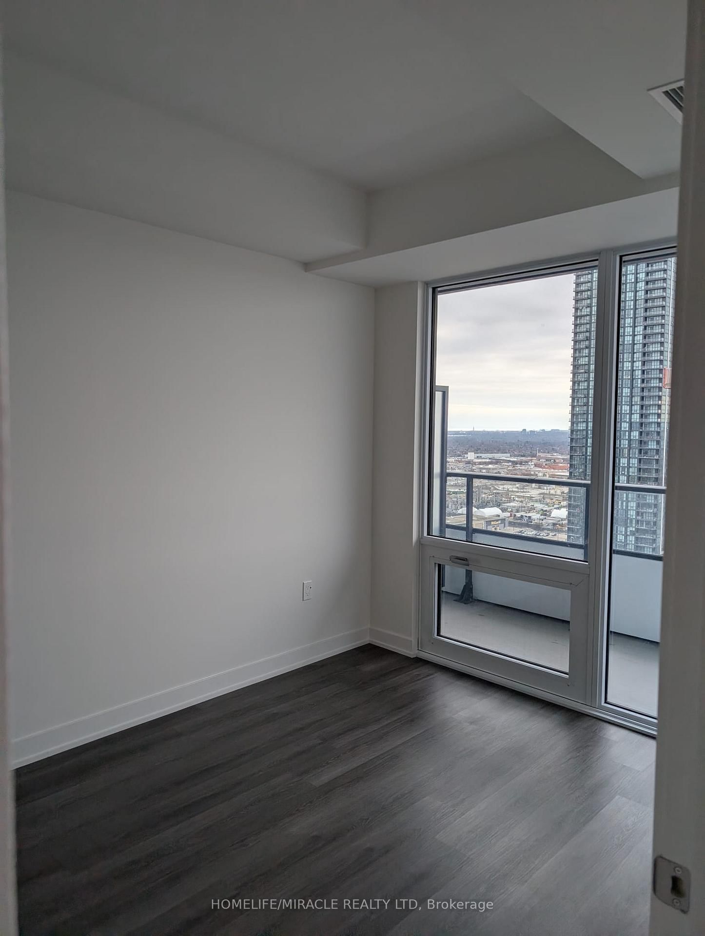 448 Burnhamthorpe Road, Unit 2312 - Photo 5