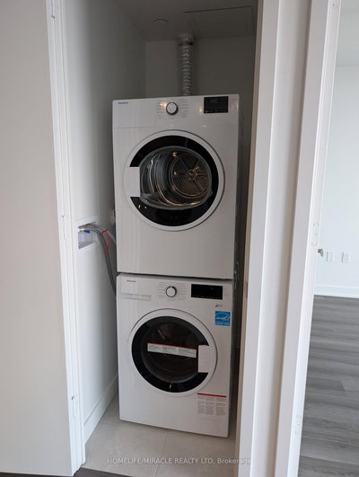 Unit 2312 — 448 Burnhamthorpe Road — more photos