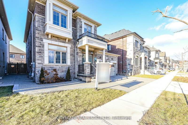 59 Merlin St E, Oakville, L6H 0Z4 | Image 2