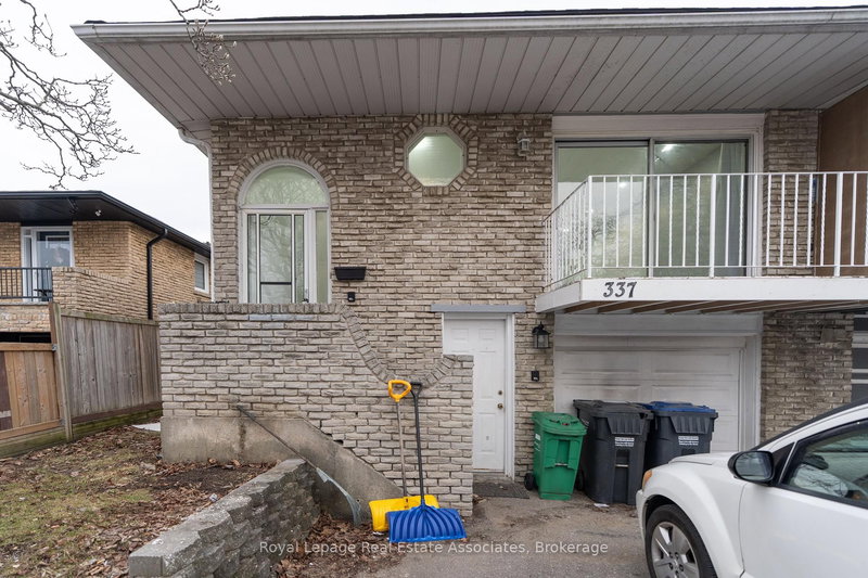 337 Hansen Rd N, Brampton, L6V 2Y2 | Image 3