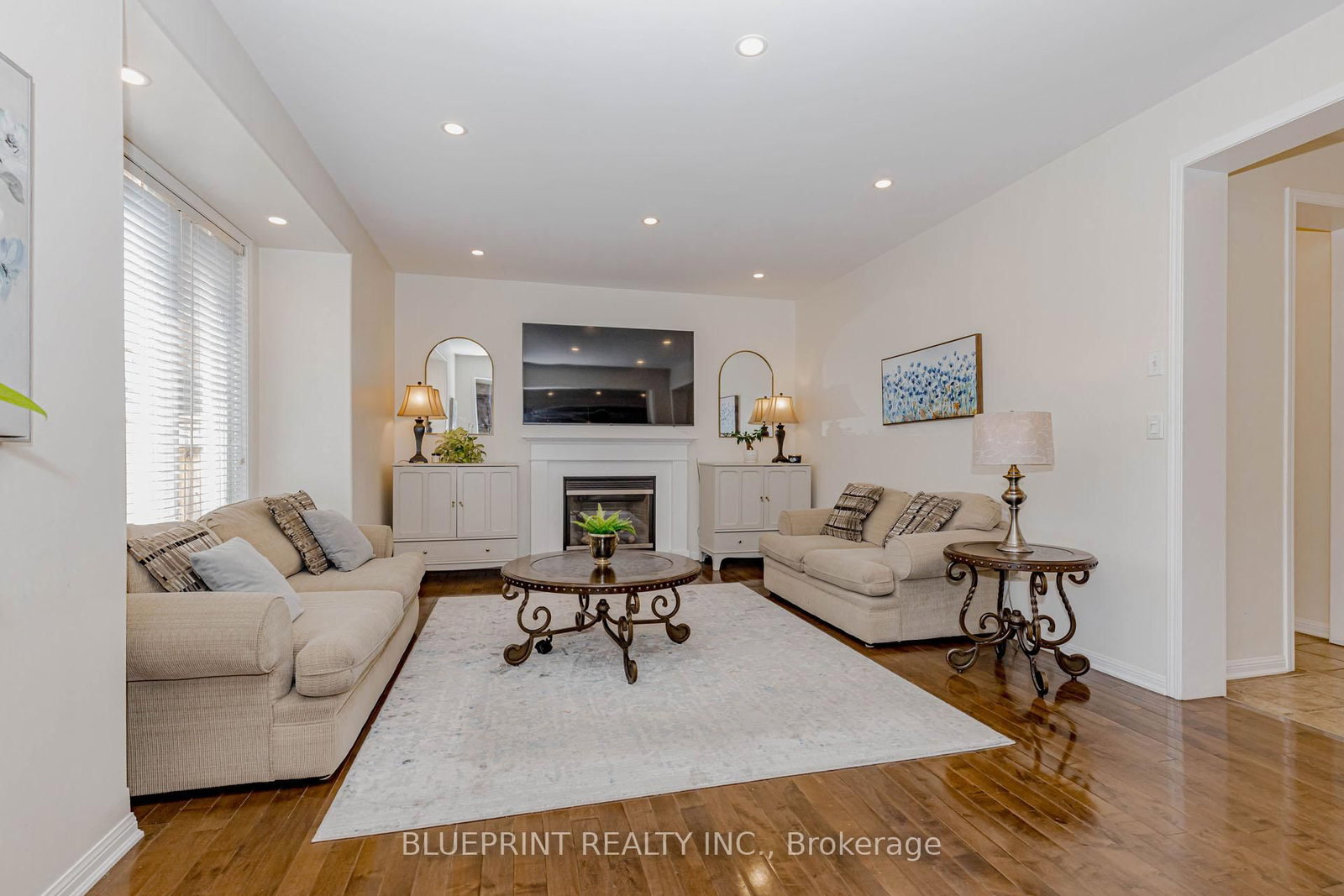 Detached House for sale at 649 Brothers Crescent, Milton, Ontario, L9T 0A6 - Coates - MLS: W12933438