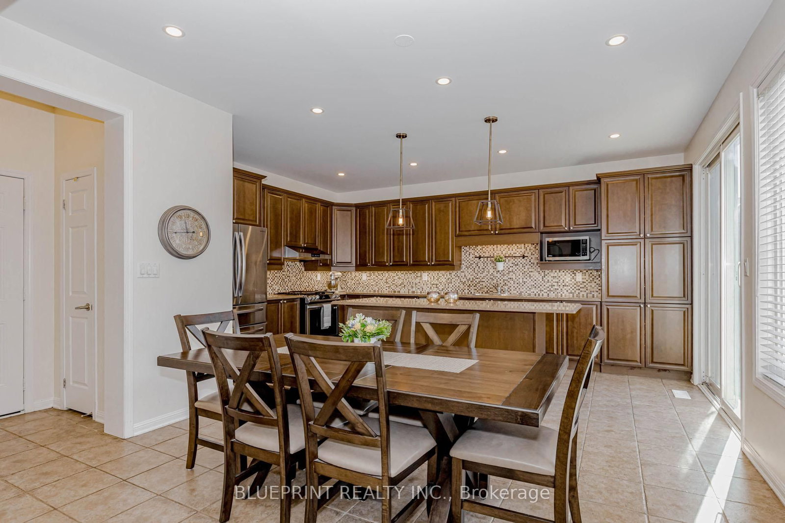 Detached House for sale at 649 Brothers Crescent, Milton, Ontario, L9T 0A6 - Coates - MLS: W12933438