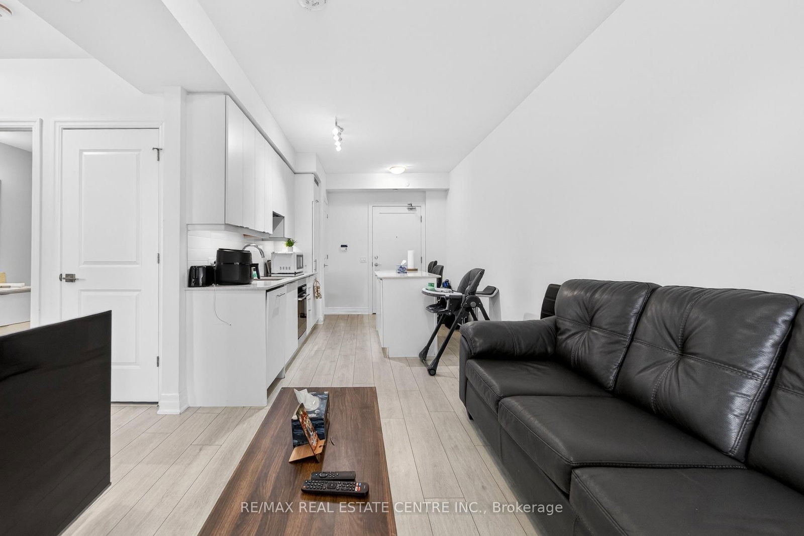 Condo for sale at 610-30 Elm Drive, Mississauga, Ontario, L5B 0N6 - Fairview - MLS: W12933540