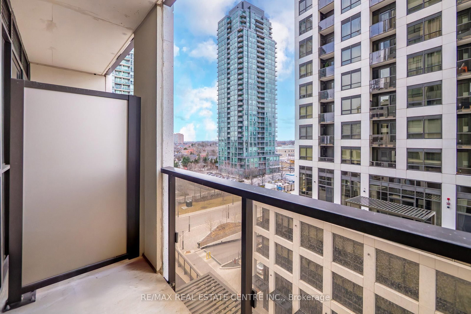 Condo for sale at 610-30 Elm Drive, Mississauga, Ontario, L5B 0N6 - Fairview - MLS: W12933540